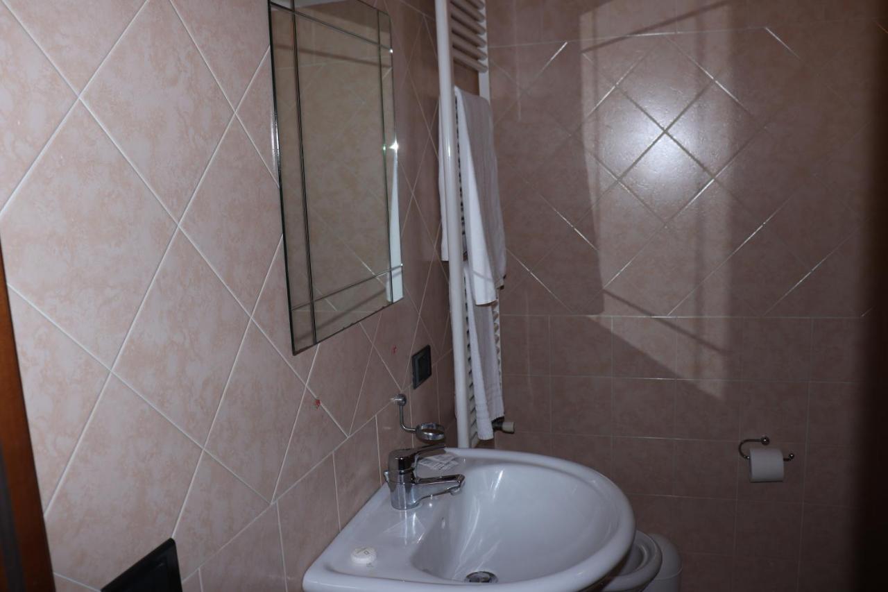 Le Camere Dell'Ancora Monzambano Exterior foto